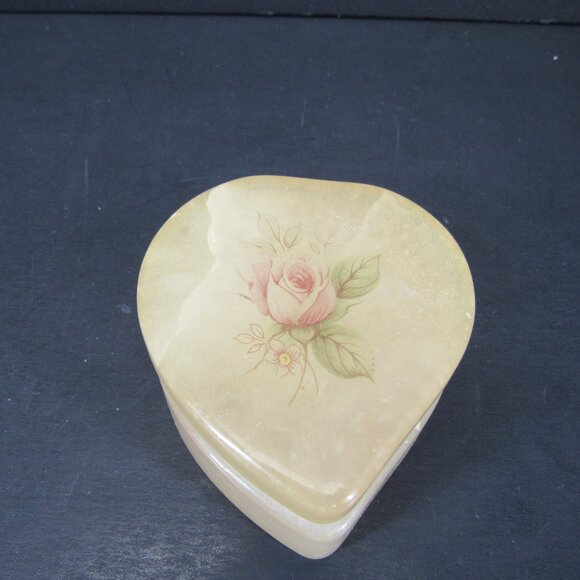 Genuine Alabaster Hand Carved Made in Italy Small Hinged Lid Heart Trinket Box - Picture 3 of 10